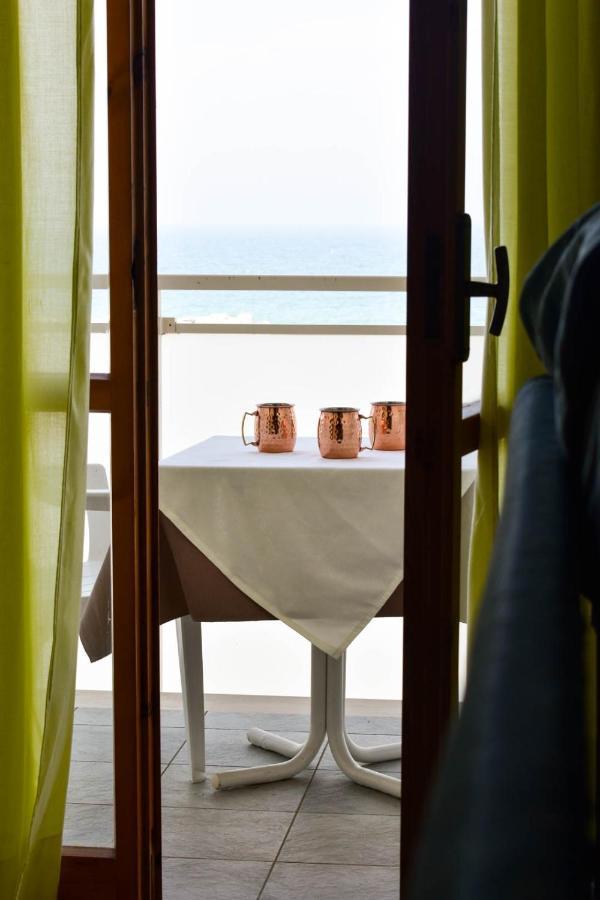 Hotel Embassy Pesaro Exterior photo