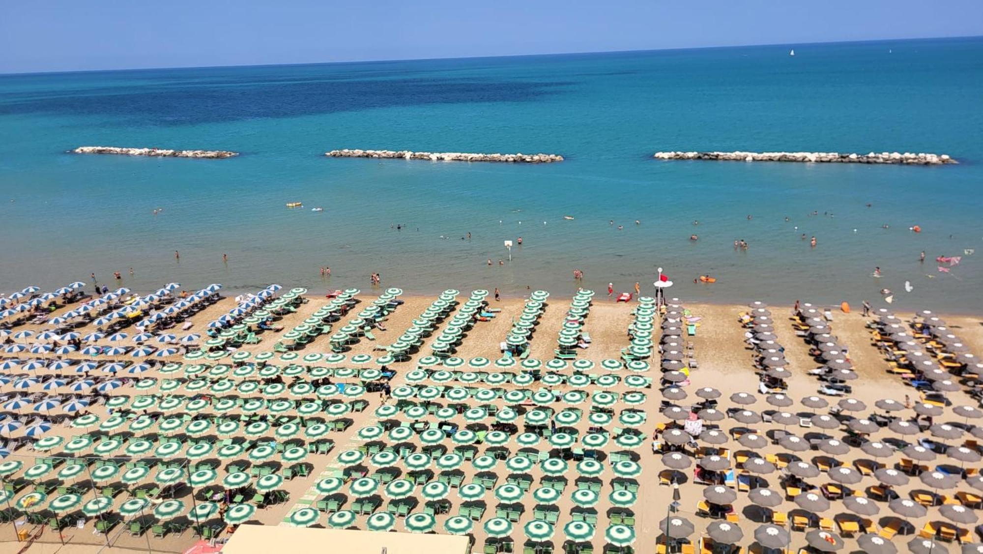Hotel Embassy Pesaro Exterior photo