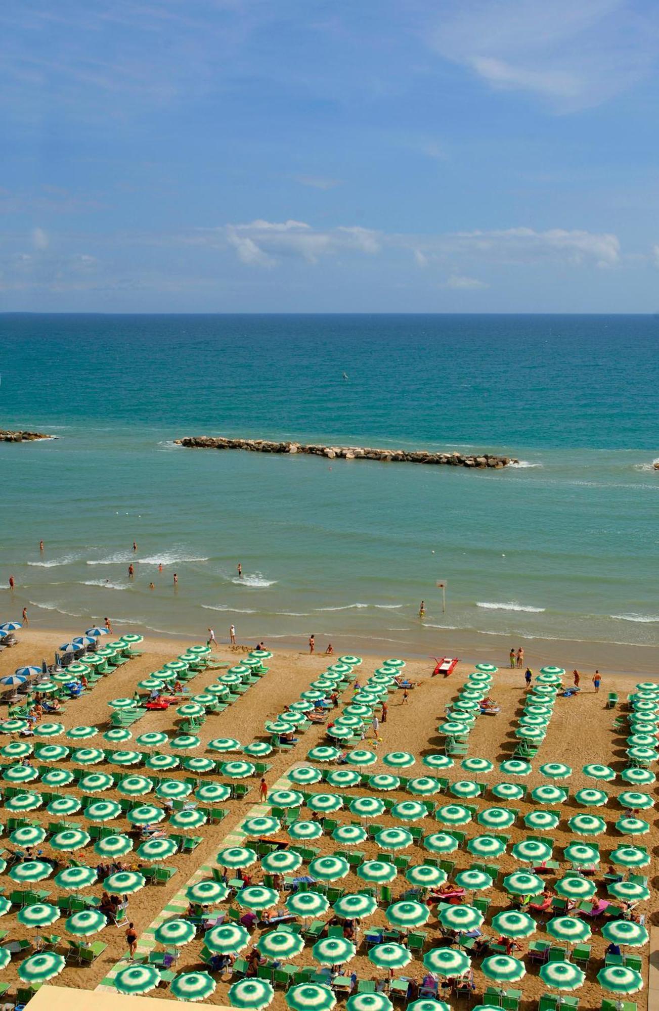 Hotel Embassy Pesaro Exterior photo