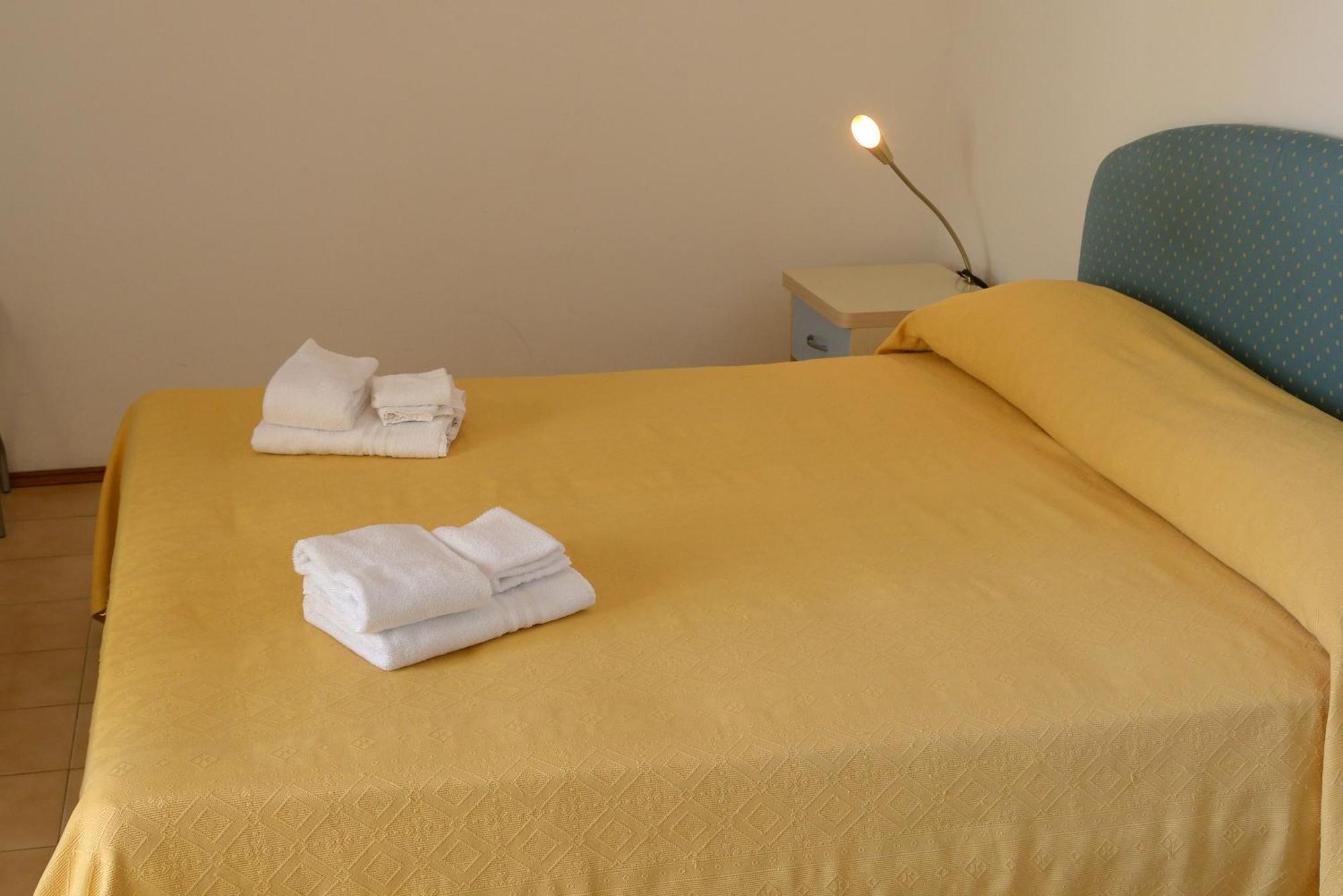Hotel Embassy Pesaro Exterior photo
