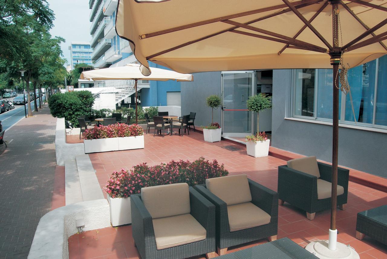Hotel Embassy Pesaro Exterior photo